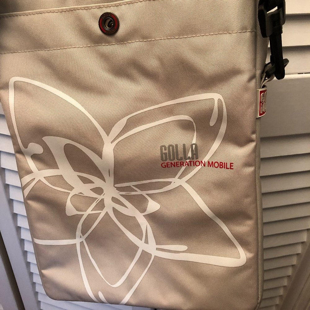 Golla laptop cross body bag, beige exeriaor and bl - Picture 2 of 11